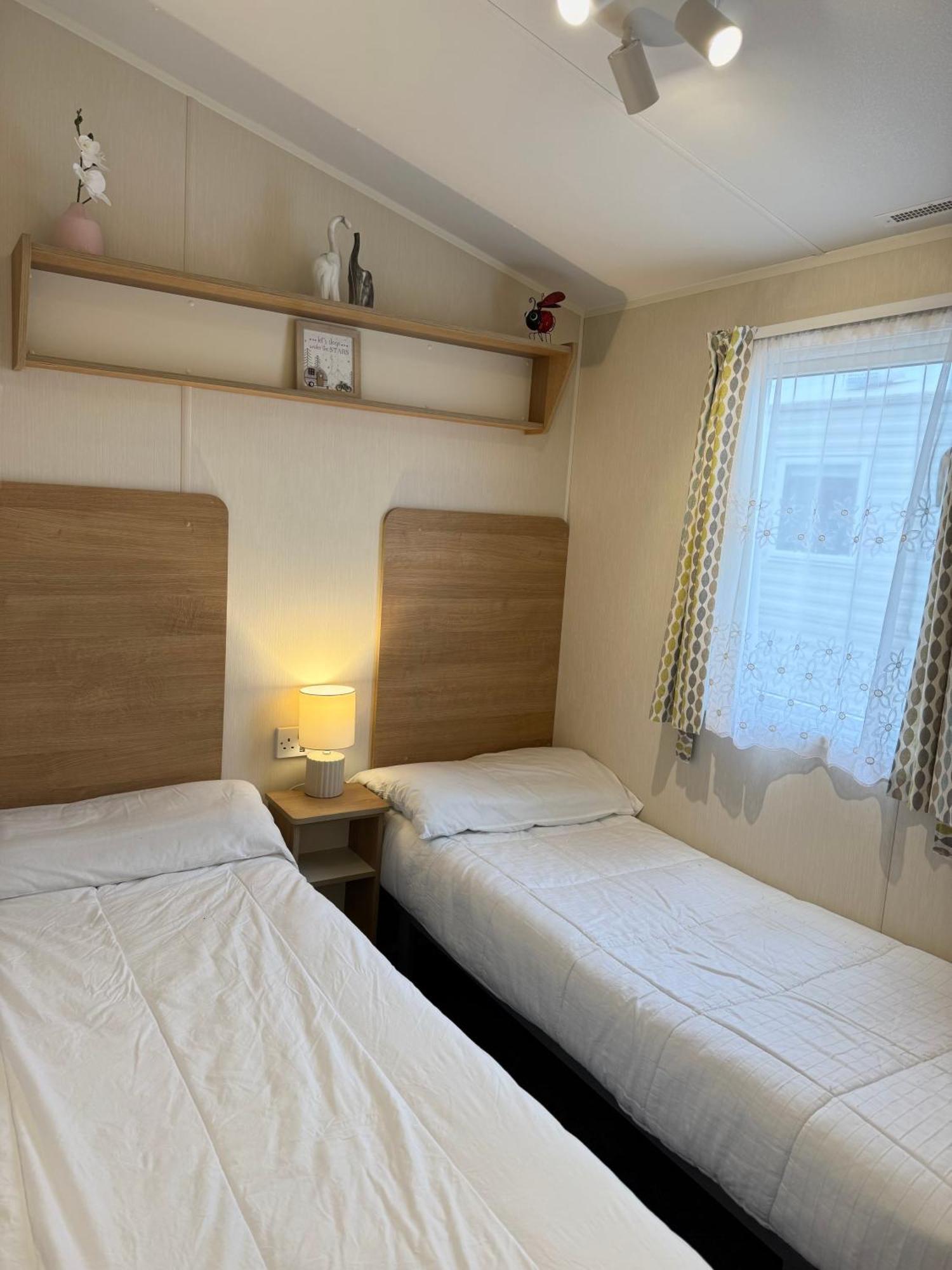 Oaken Caravan - Golden Sands Away Resorts Kinmel Bay Buitenkant foto